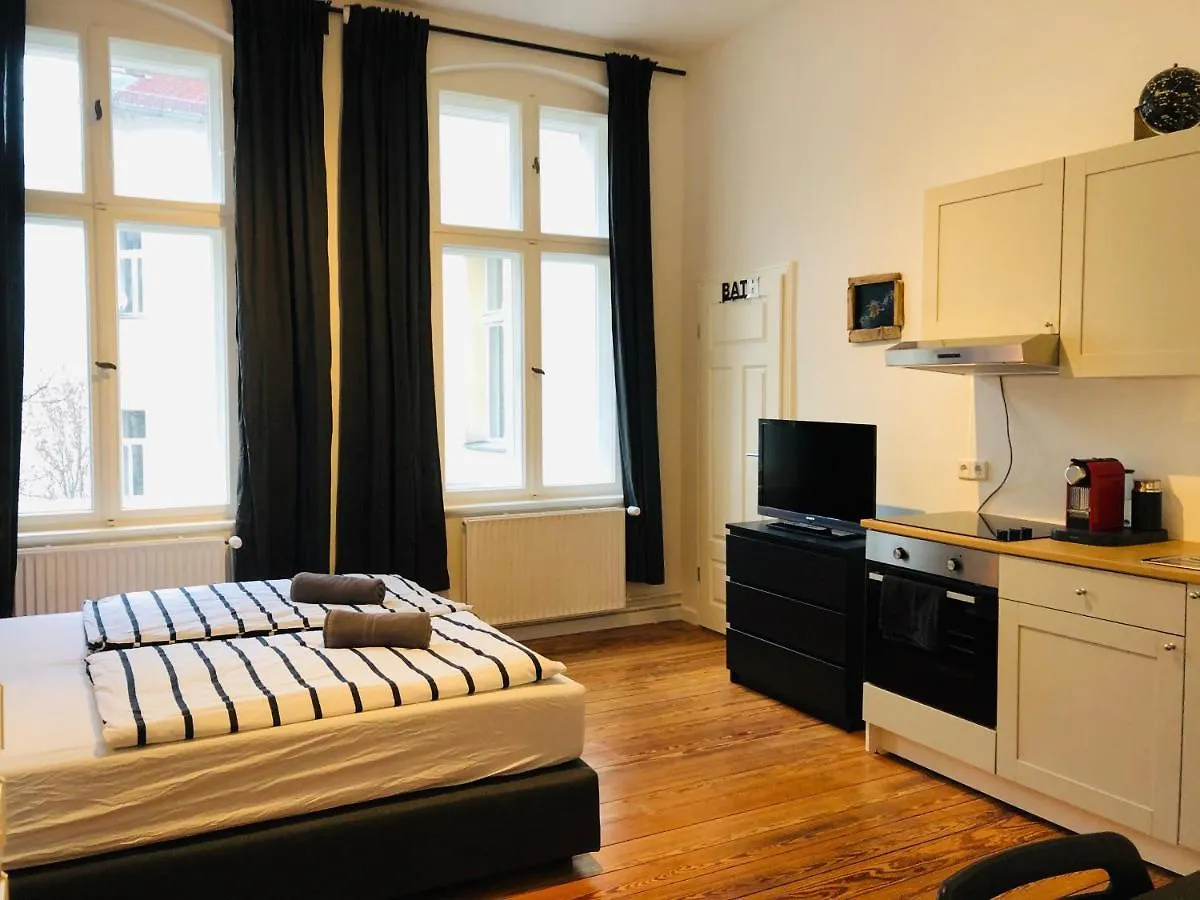 Modernes Apartment am Viktoria Luise Platz Berlin